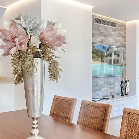 Hanami Alcazaba Penthouse * エステポナ
