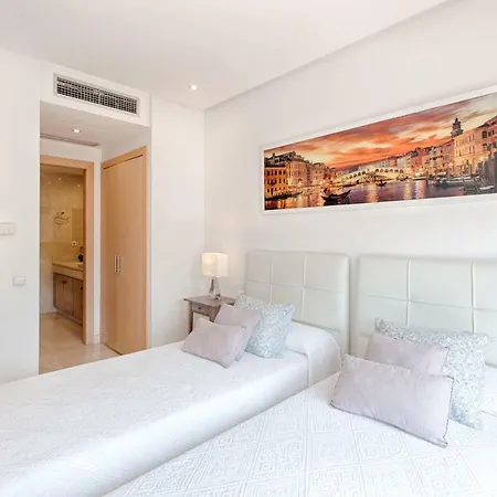 Hanami Alcazaba Penthouse * エステポナ