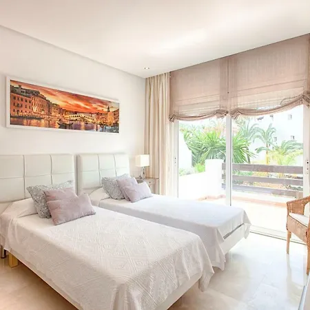 Hanami Alcazaba Penthouse エステポナ