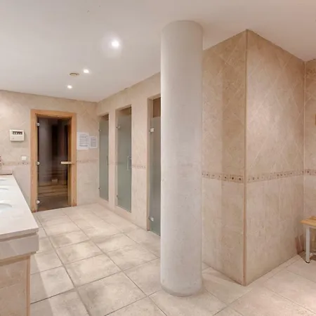 Hanami Alcazaba Penthouse アパート エステポナ