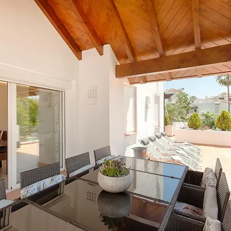 Hanami Alcazaba Penthouse エステポナ