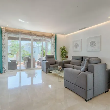 아파트 Hanami Alcazaba Penthouse 에스테포나