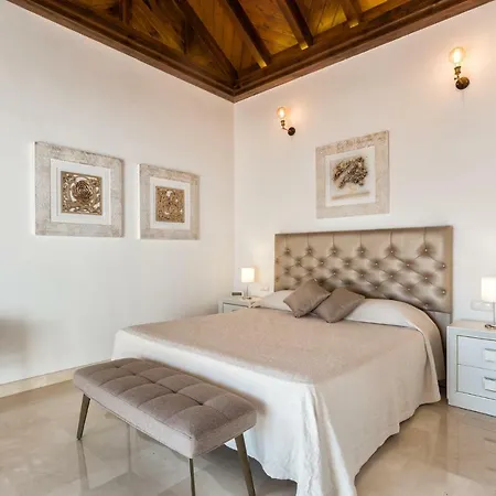 Hanami Alcazaba Penthouse * エステポナ